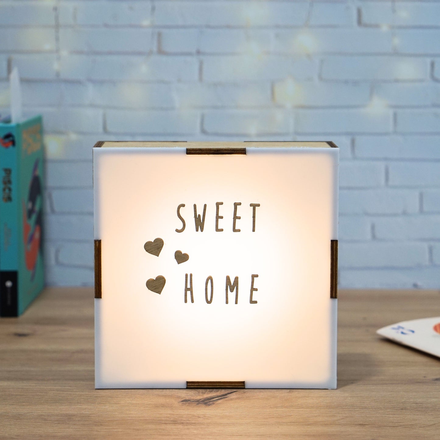 Caja de luz personalizada con letras de madera – Decoración única para hogar o regalo