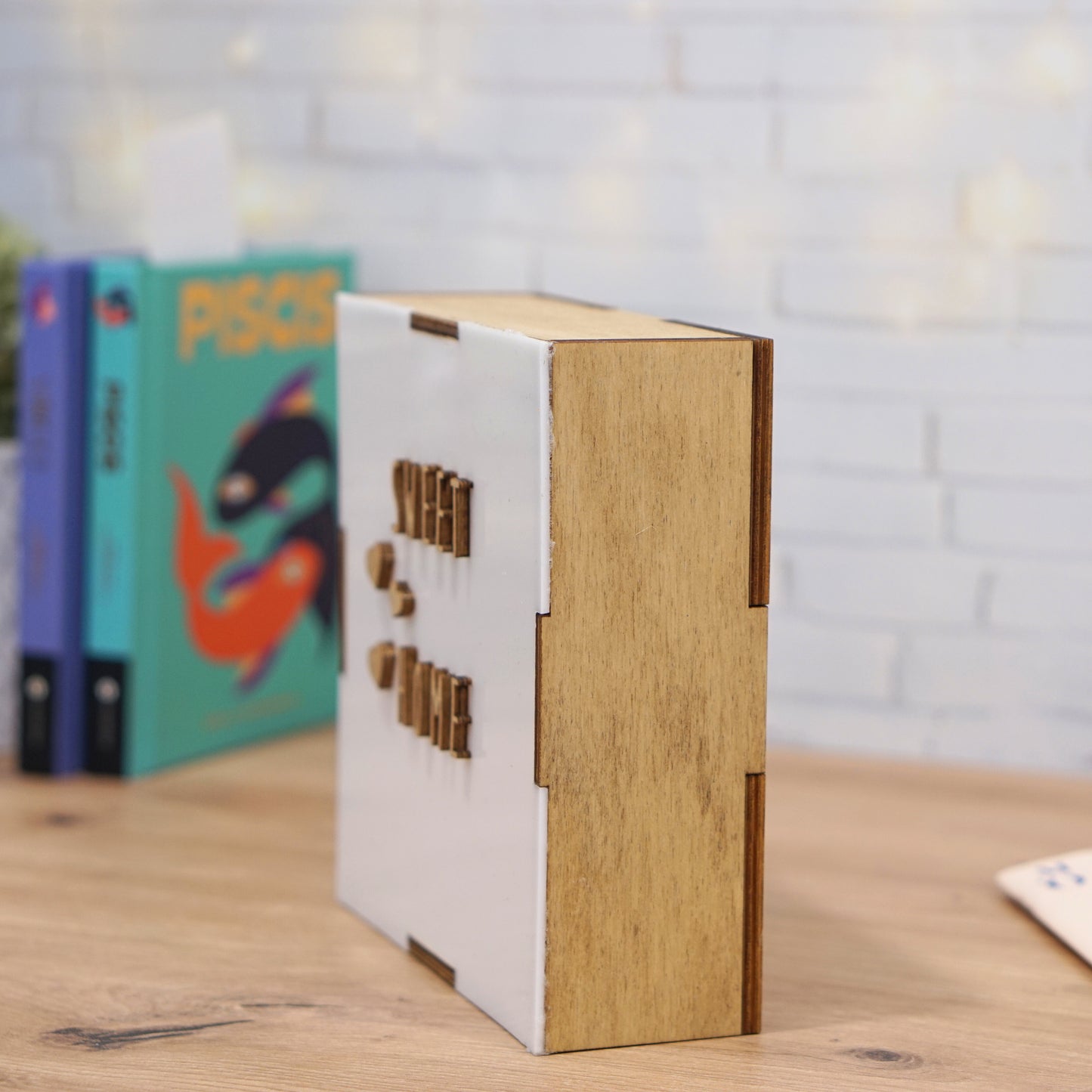 Caja de luz personalizada con letras de madera – Decoración única para hogar o regalo