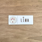 Placa decorativa blanca con charms a elegir