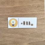 Placa decorativa blanca con charms a elegir